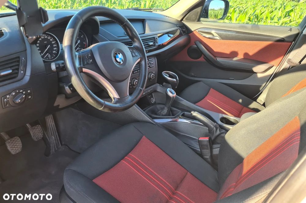 BMW X1 sDrive18d xLine - 12
