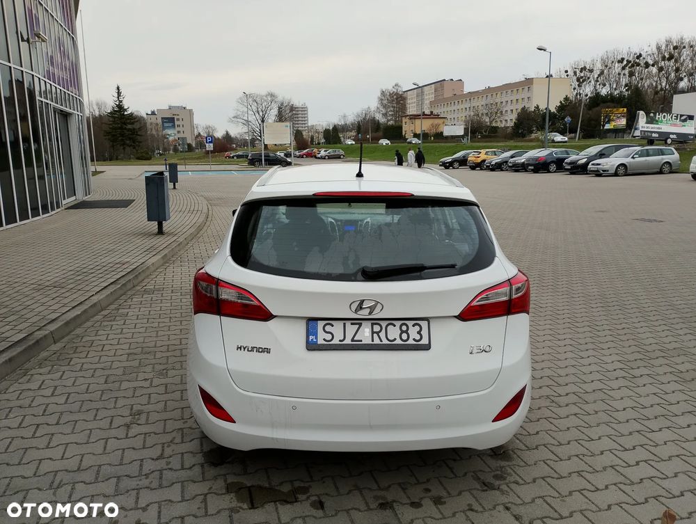Hyundai i30 1.6 CRDI Family+ - 5