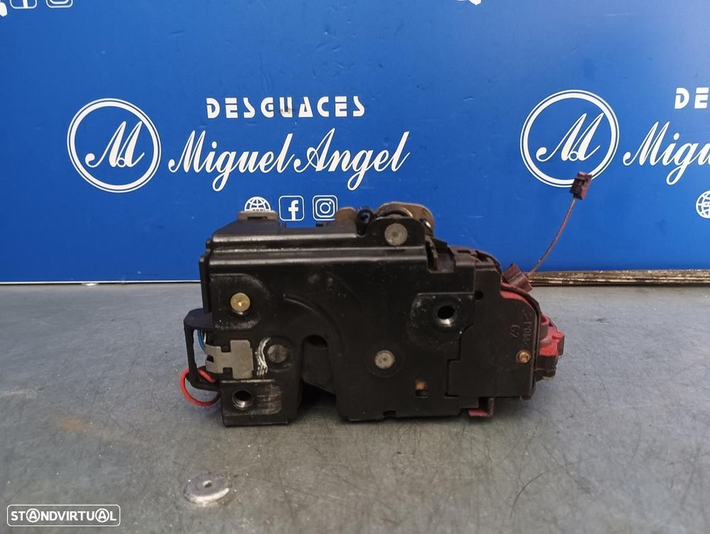 FECHADURA PORTA TRASEIRA ESQUERDA SEAT TOLEDO II 2002 -3B4839015M - 3