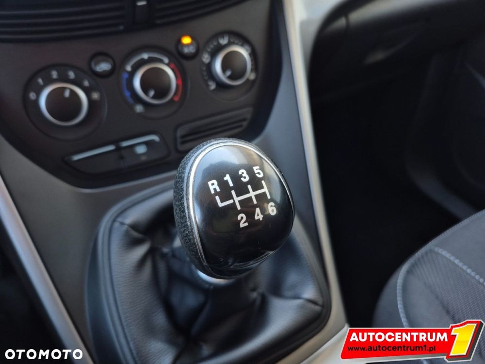 Ford Kuga - 28