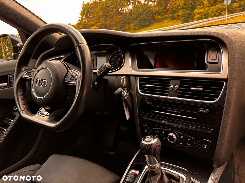 Audi A4 Avant 2.0 TDI DPF clean diesel S line Sportpaket - 26