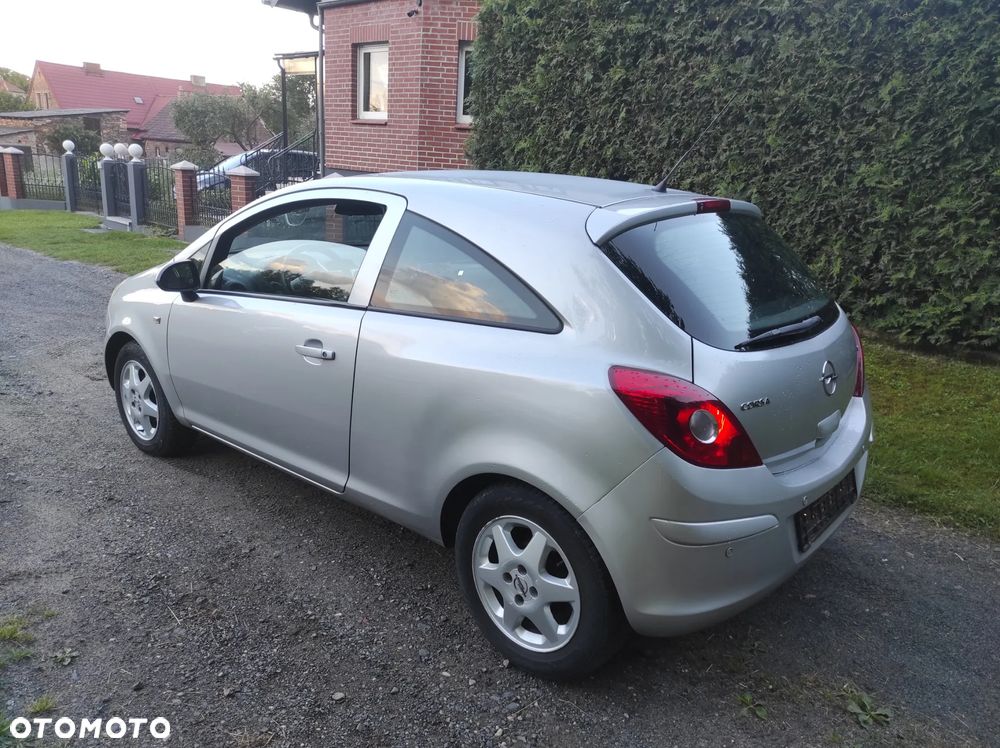 Opel Corsa 1.2 16V - 12