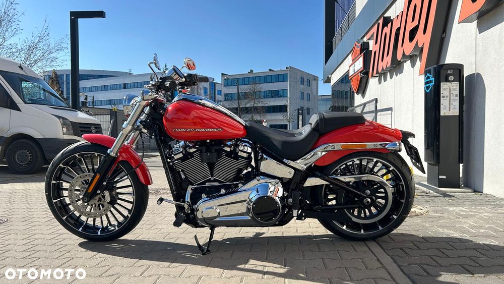 Harley-Davidson Softail Breakout - 5