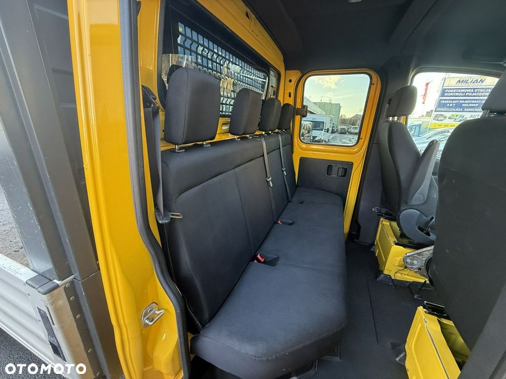 Mercedes-Benz Sprinter - 13