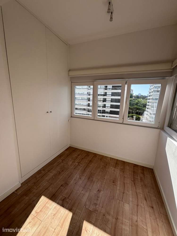 T2 com Varandas e Vista Desimpedida em Miraflores, Algés com garagem - Grande imagem: 4/12