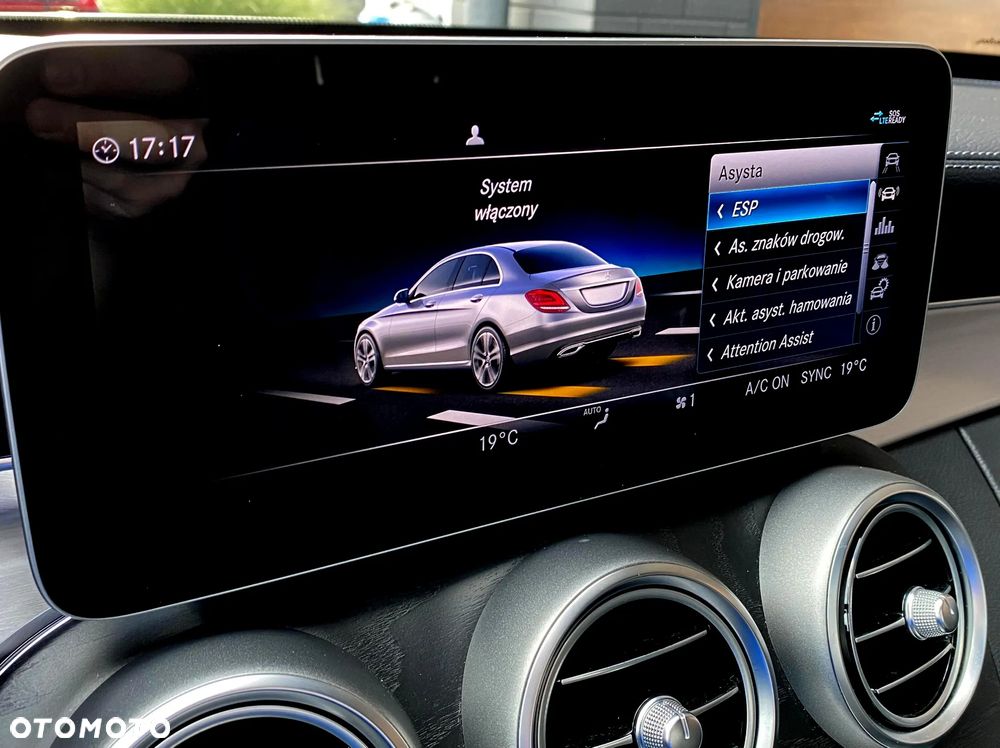 Mercedes-Benz Klasa C 200 4Matic 9G-TRONIC - 29