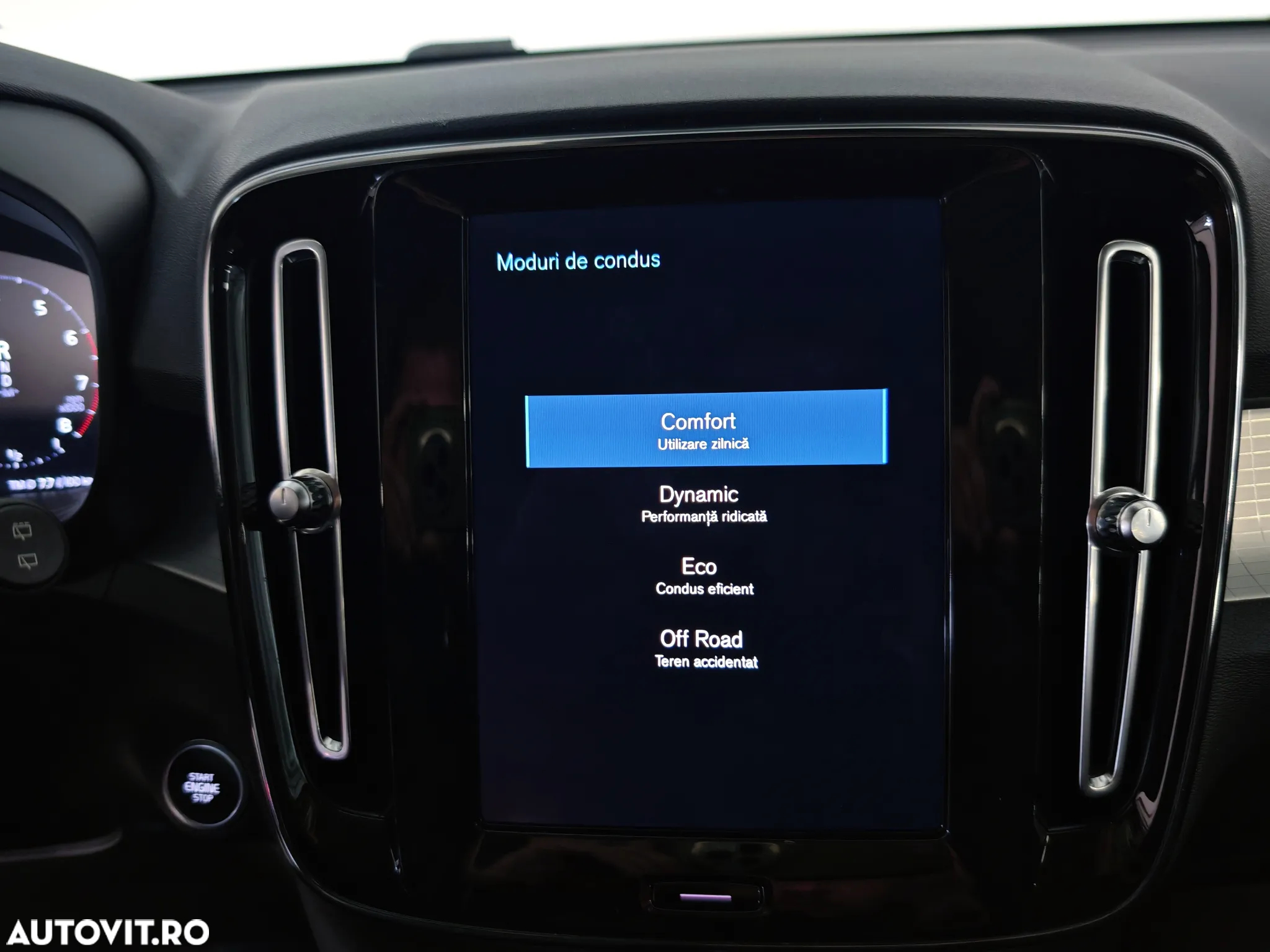 Volvo XC 40 T3 Geartronic Momentum Pro - 16