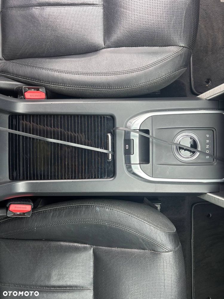 Land Rover Discovery Sport 2.0 TD4 HSE - 13