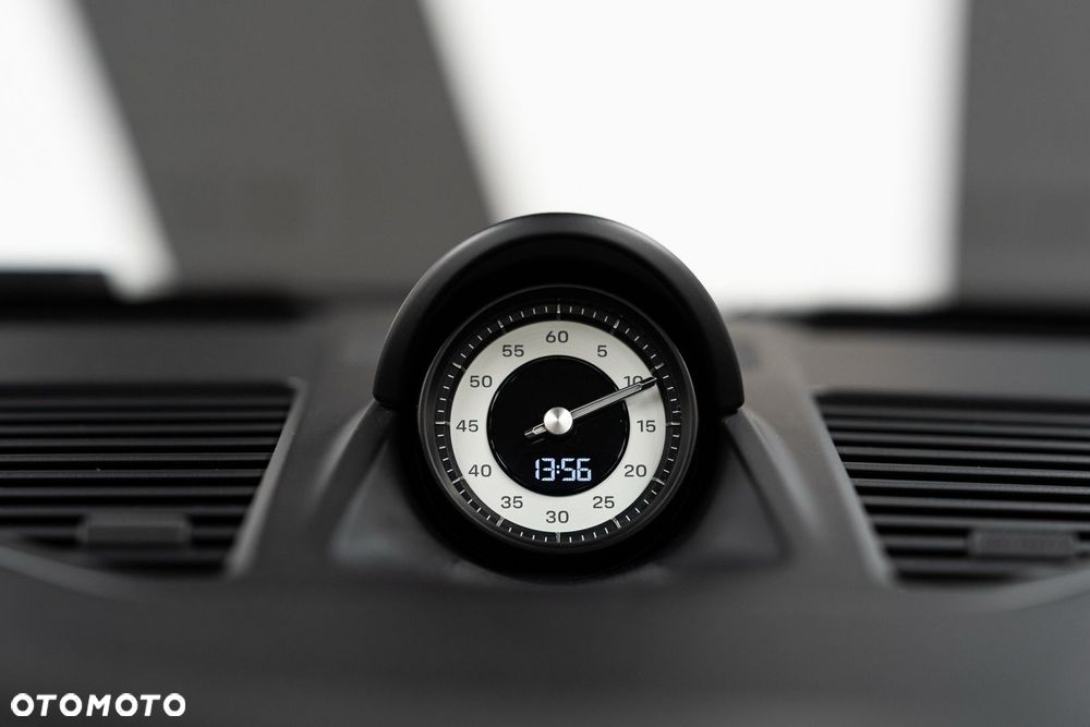 Porsche 911 Carrera 4S - 27