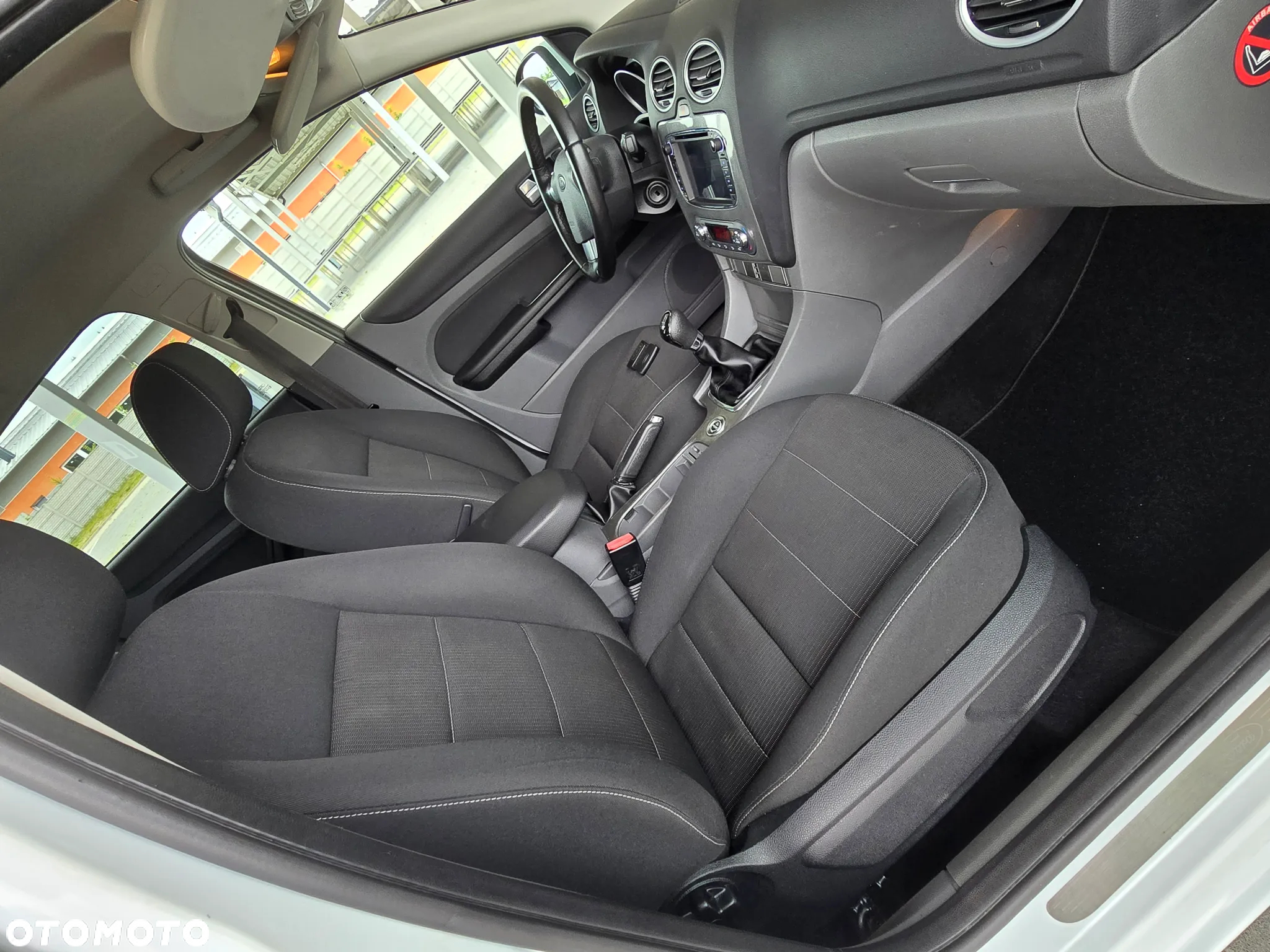 Ford Focus 1.8 FF Platinium X - 27