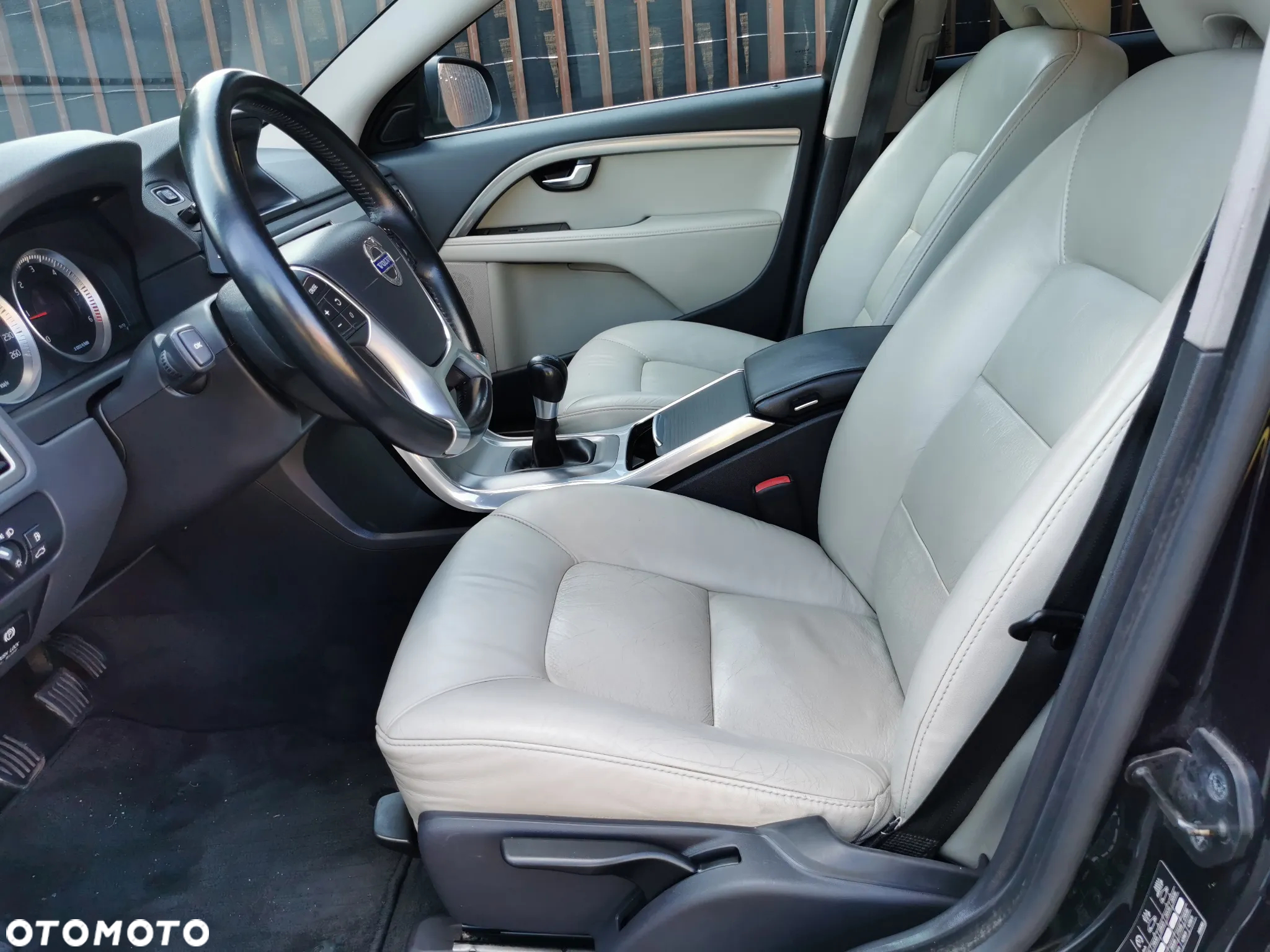 Volvo V70 D4 Momentum - 12