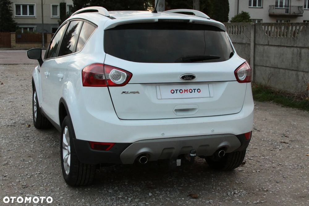 Ford Kuga 2.0 TDCi 2x4 Titanium - 10