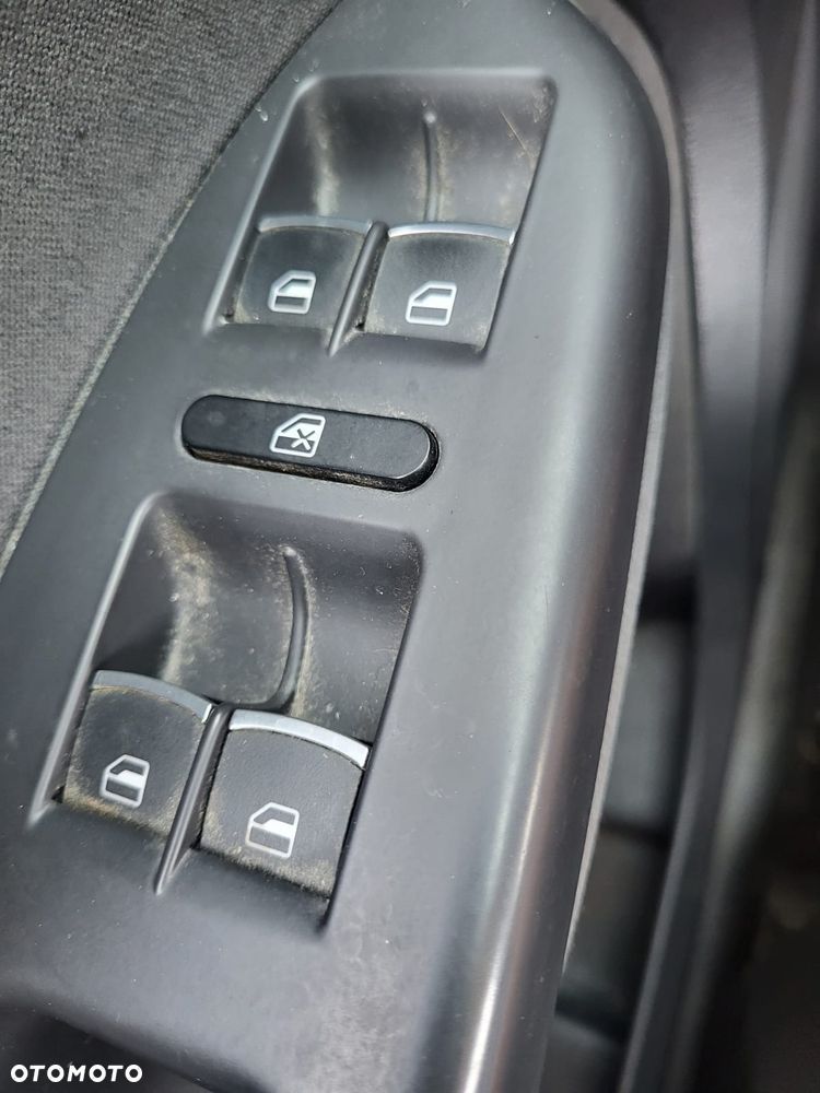 Volkswagen Touran - 22