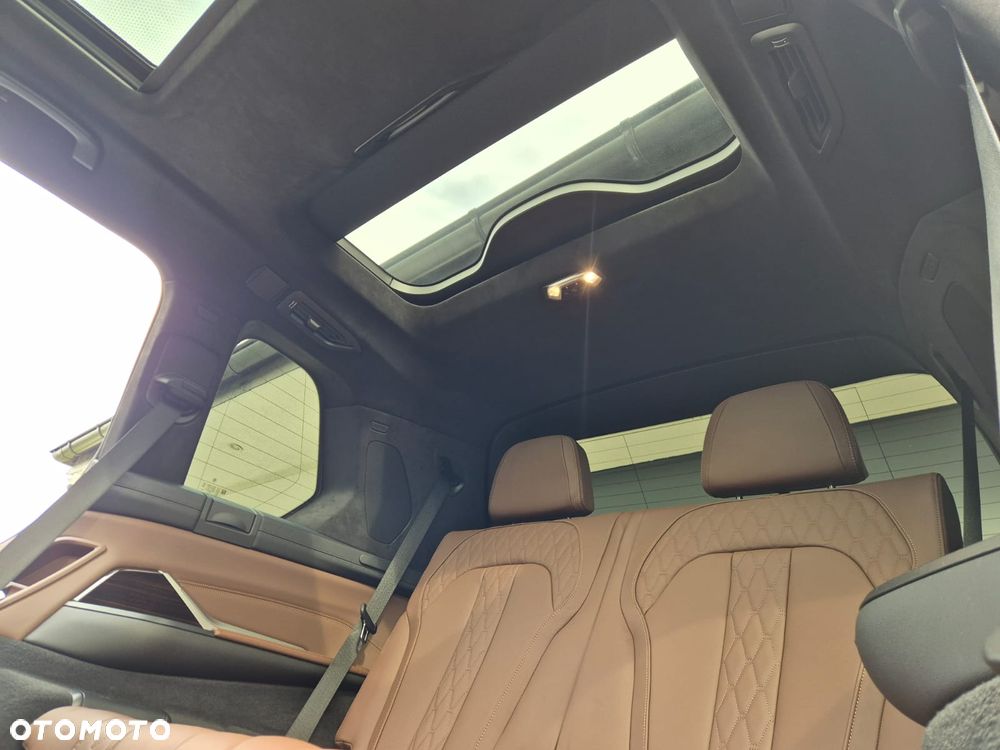 BMW X7 xDrive40d mHEV - 23