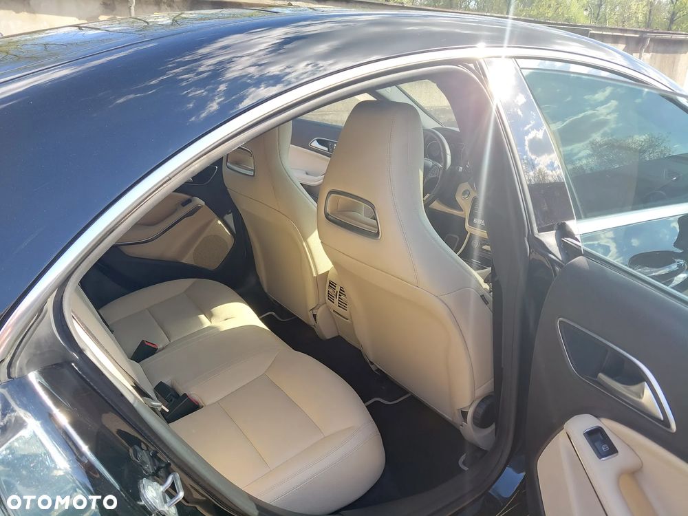 Mercedes-Benz CLA 250 4Matic 7G-DCT AMG Line - 21