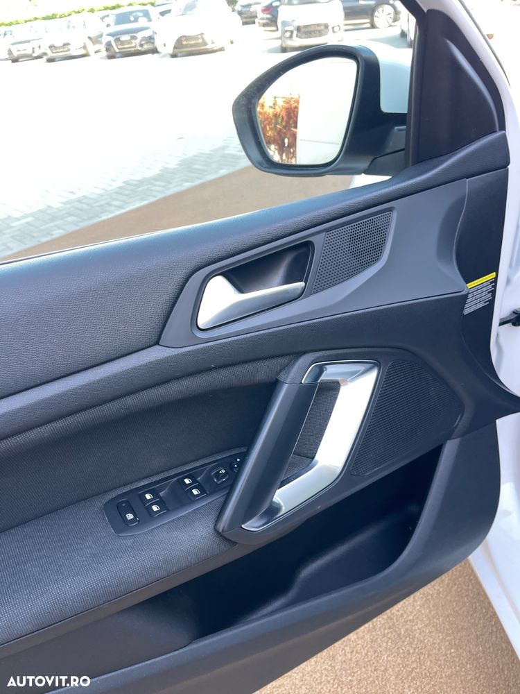 Peugeot 308 BlueHDi FAP 130 EAT6 Stop & Start Allure - 29