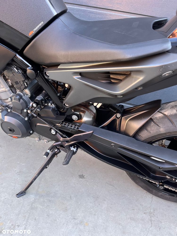 KTM Duke 790 - 32