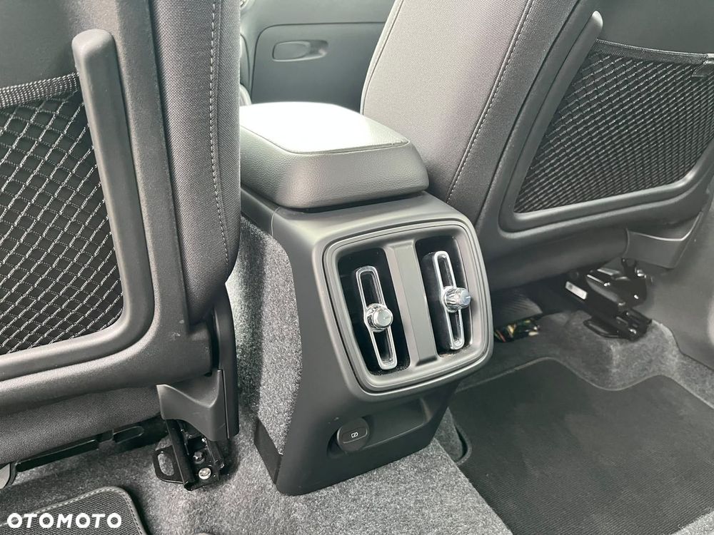 Volvo XC 40 - 31