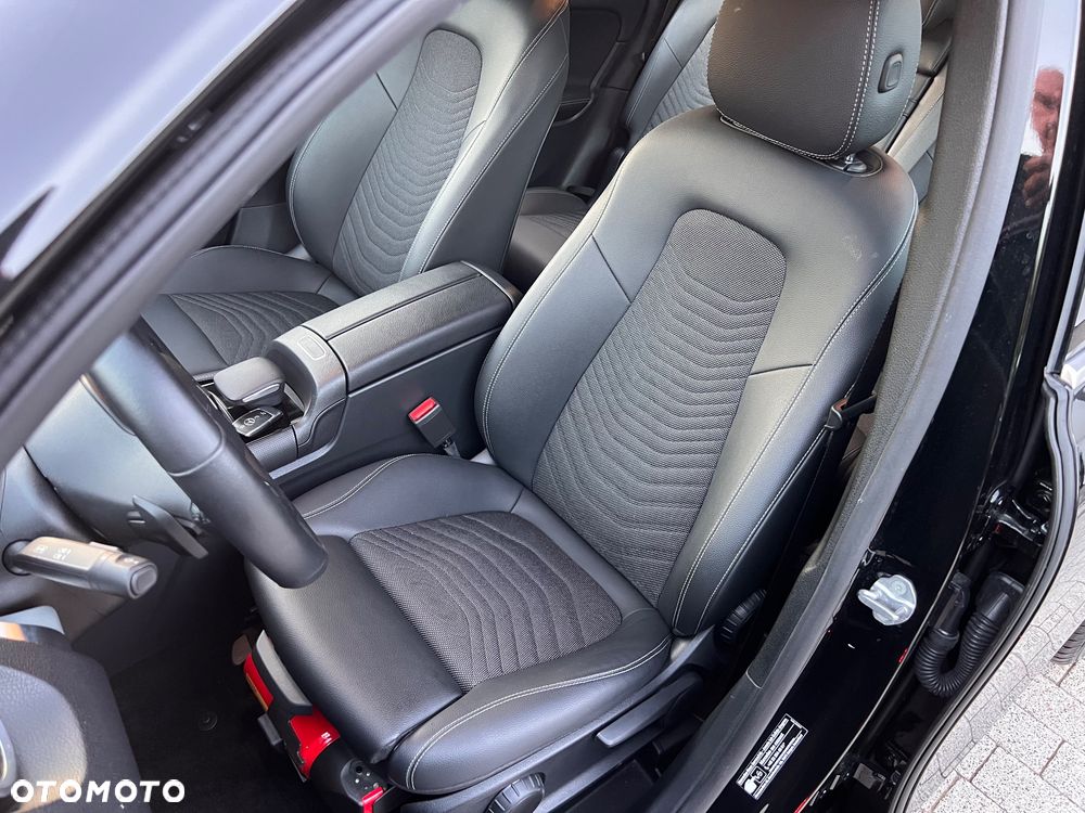 Mercedes-Benz GLB 200 7G-DCT - 7