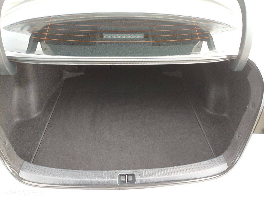 Toyota Corolla 1.8 Hybrid Comfort - 13