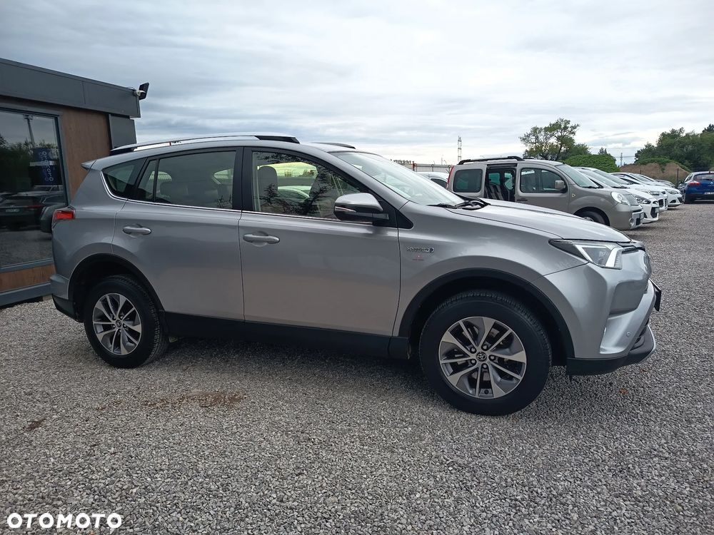 Toyota RAV4 Hybrid Premium 4x2 - 12
