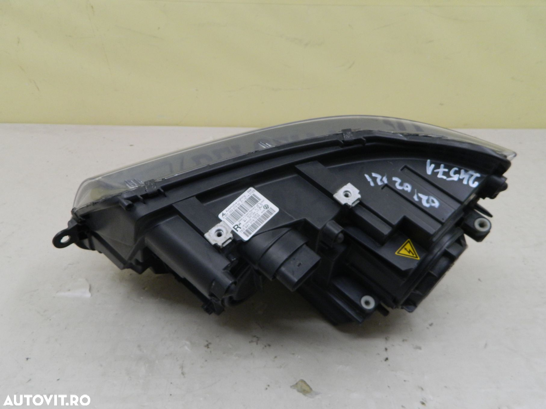 Far dreapta VW Transporter T5 facelift Bi-Xenon LED, 2012, 2013, 2014, cod origine 7E5941016. - 7