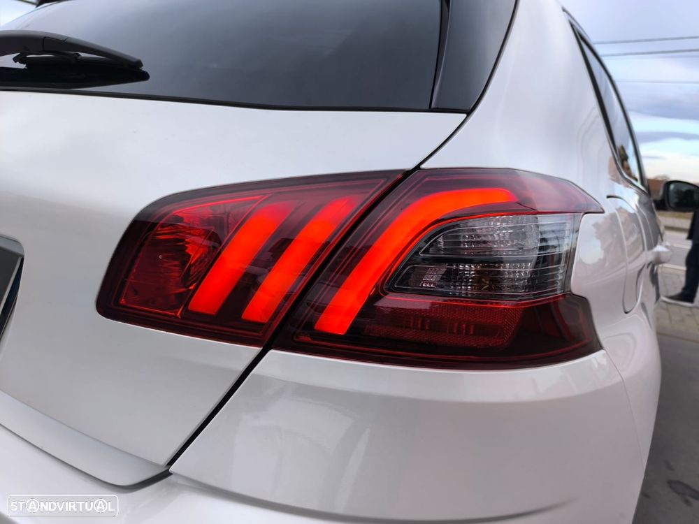 Peugeot 308 PureTech 130 GPF Stop & Start Allure - 17