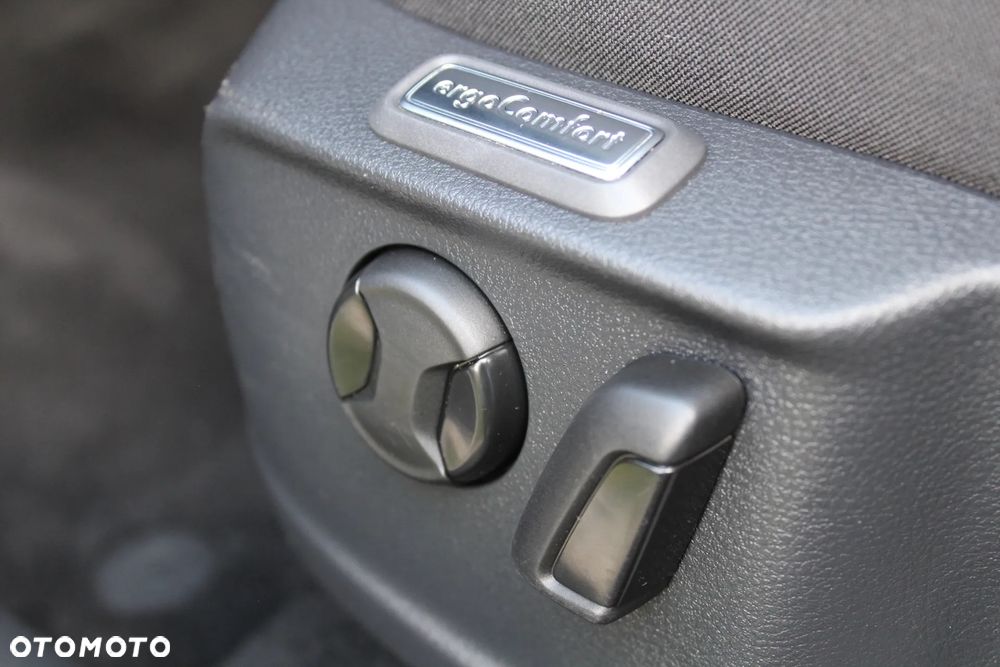 Volkswagen Passat 2.0 TSI Business DSG - 17
