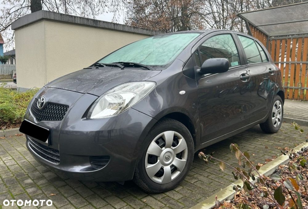 Toyota Yaris 1.3 Terra - 1