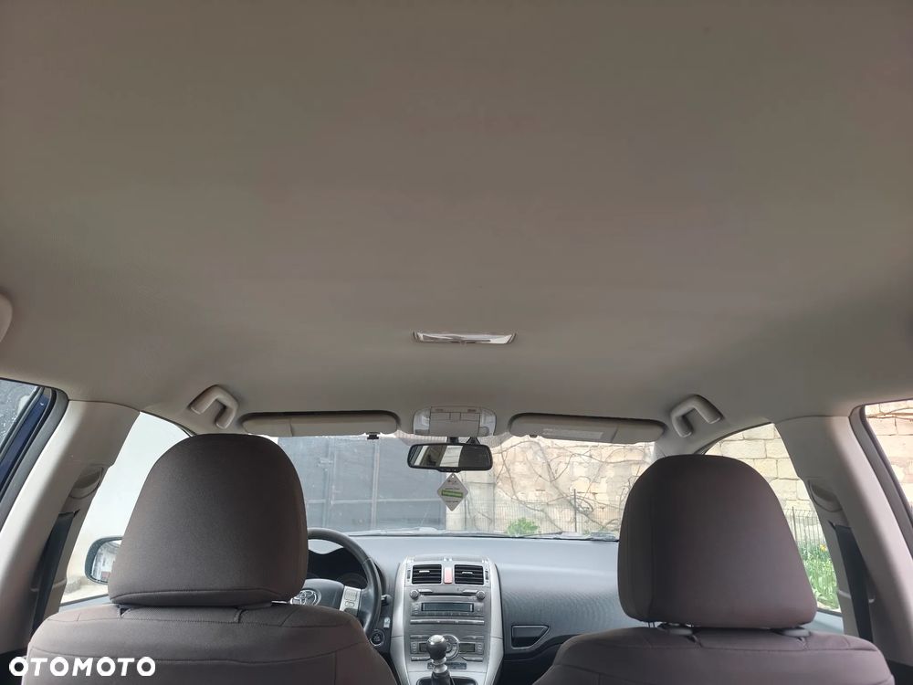 Toyota Auris 2.0 D-4D Sol - 11