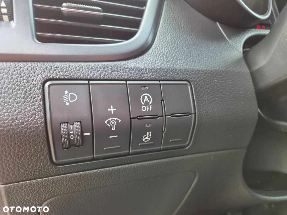 Hyundai i30 i30cw 1.6 Fifa World Cup Edition - 17