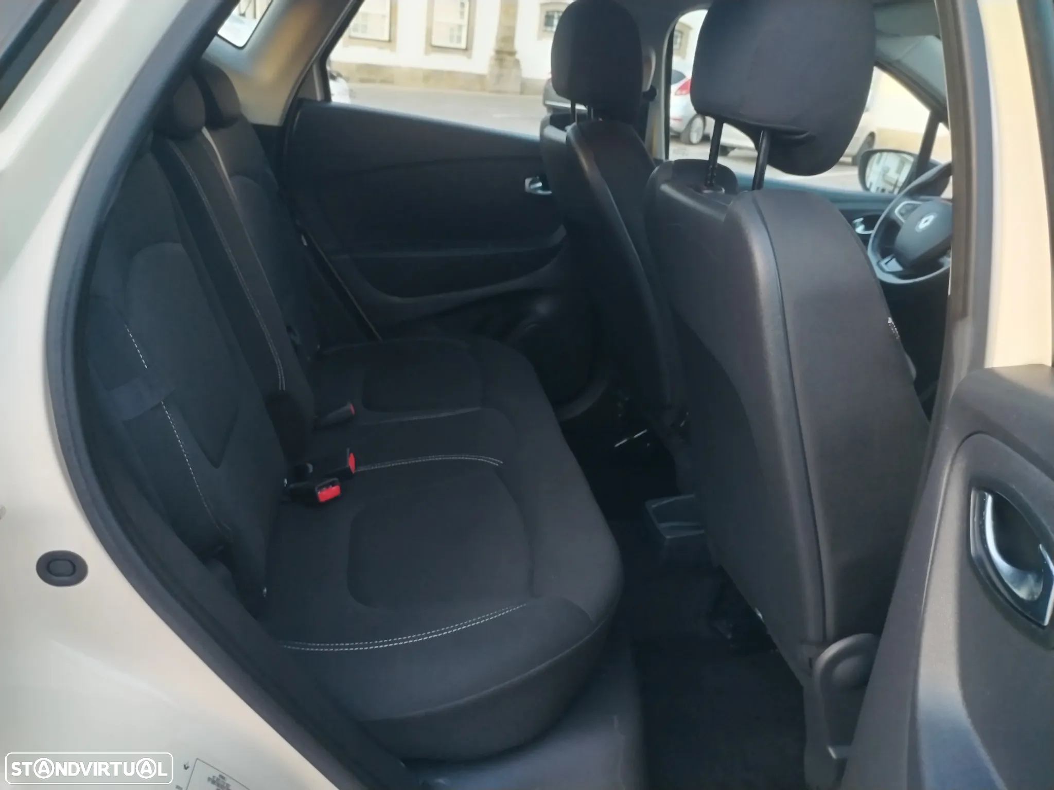 Renault Captur 0.9 TCE Exclusive - 9