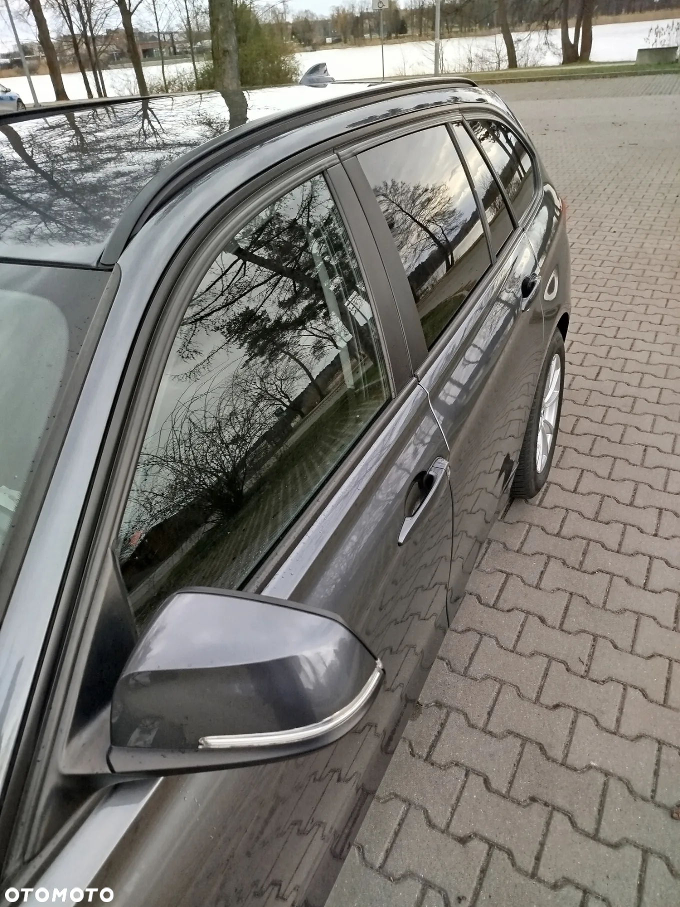 BMW Seria 3 318d Touring - 10