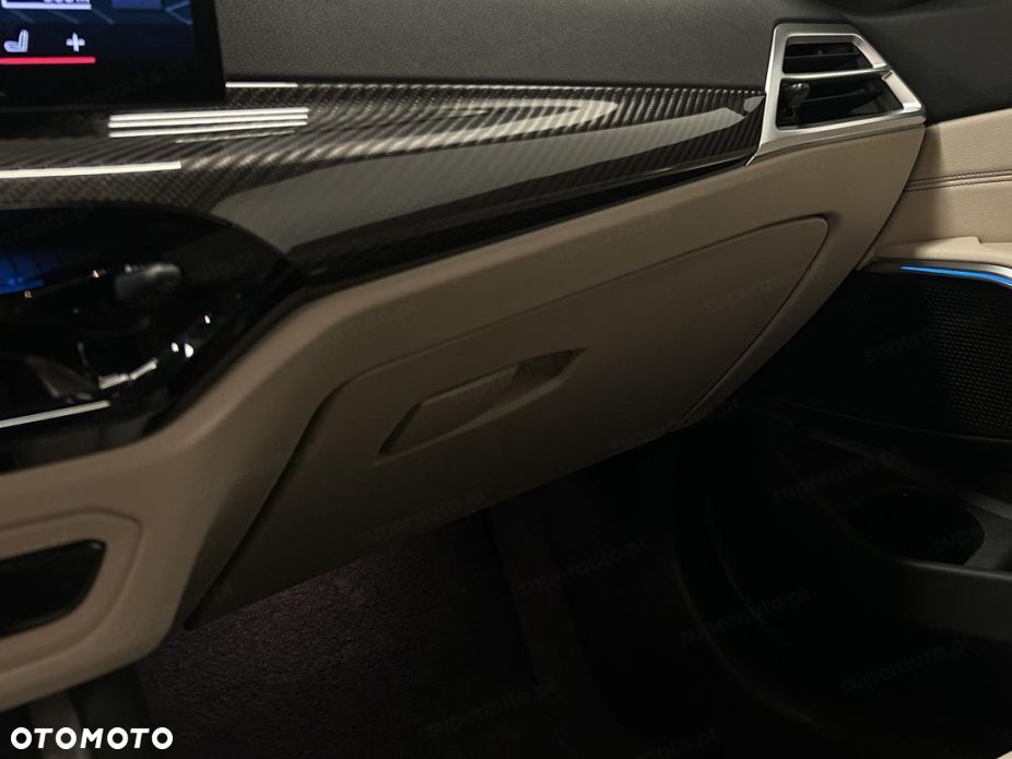 BMW Seria 3 330i xDrive M Sport sport - 14