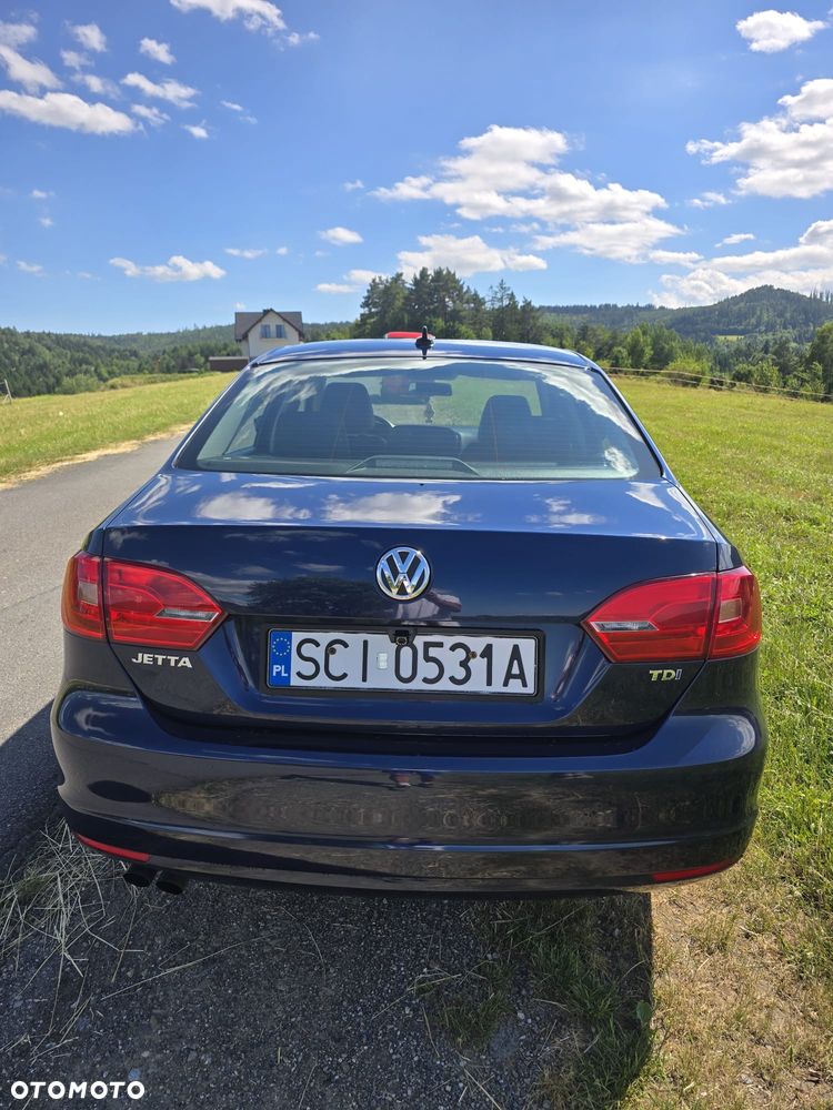Volkswagen Jetta 2.0 TDI Comfortline - 5