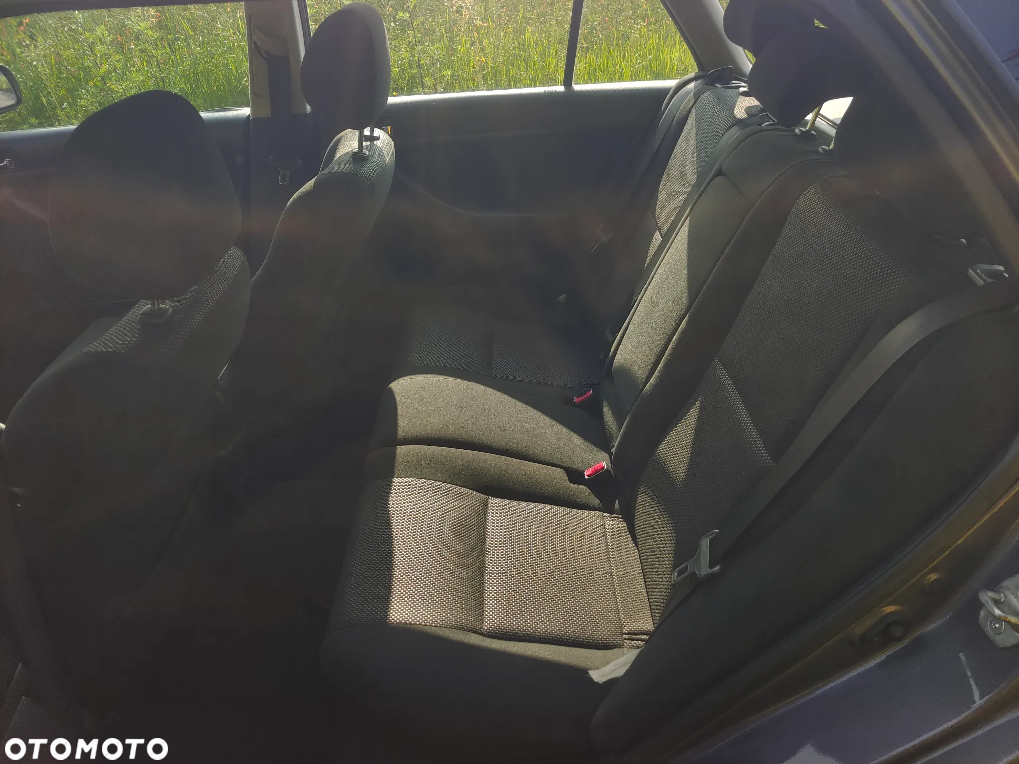 Toyota Avensis 1.8 VVT-i Combi Sol - 10