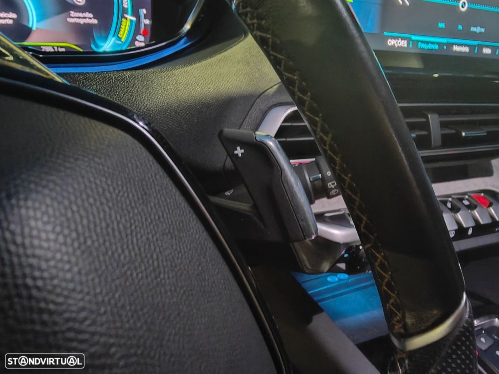 Peugeot 3008 1.6 Hybrid4 GT Line e-EAT8 - 24