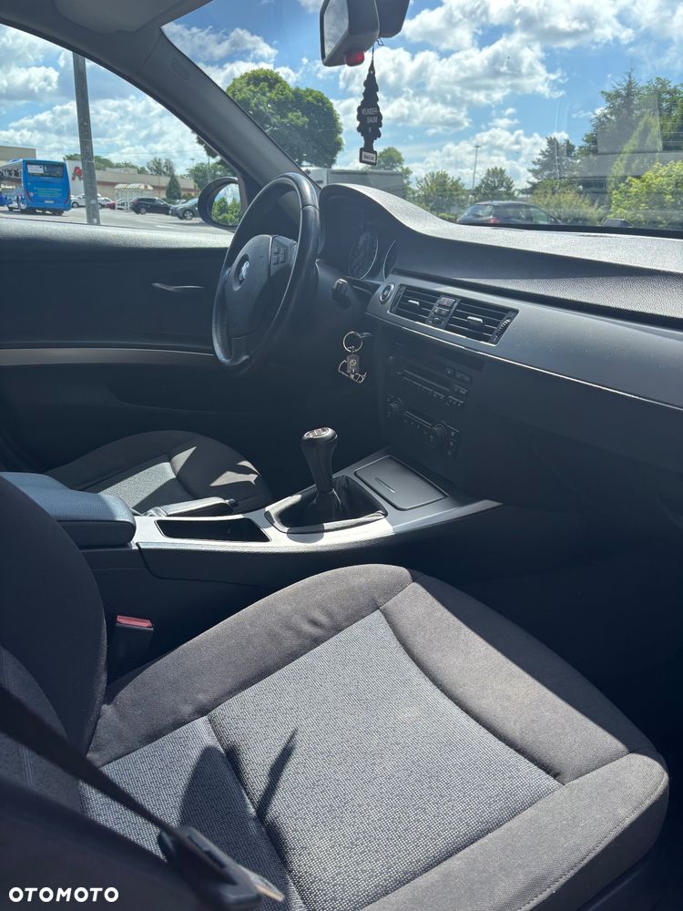 BMW Seria 3 320d - 27