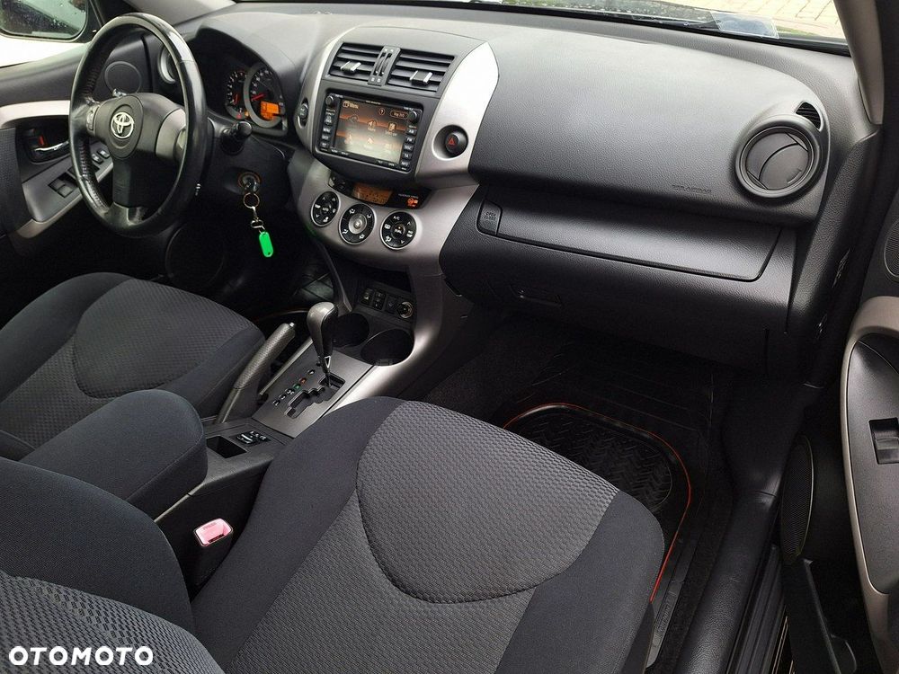 Toyota RAV4 - 13