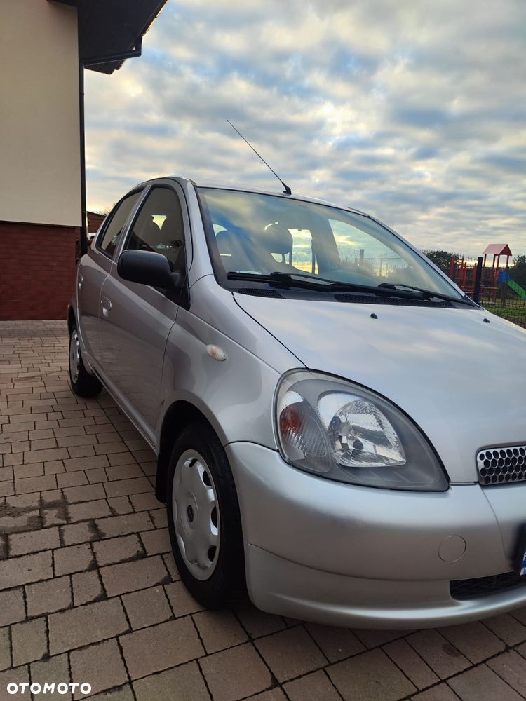 Toyota Yaris 2002 photo 3