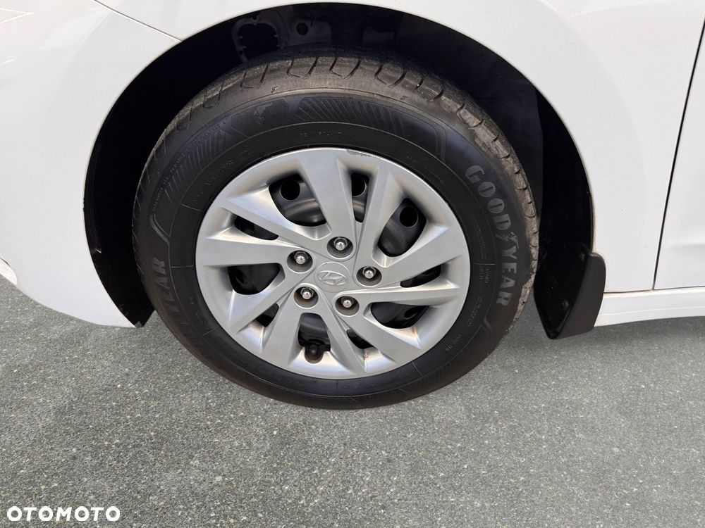 Hyundai Elantra - 10