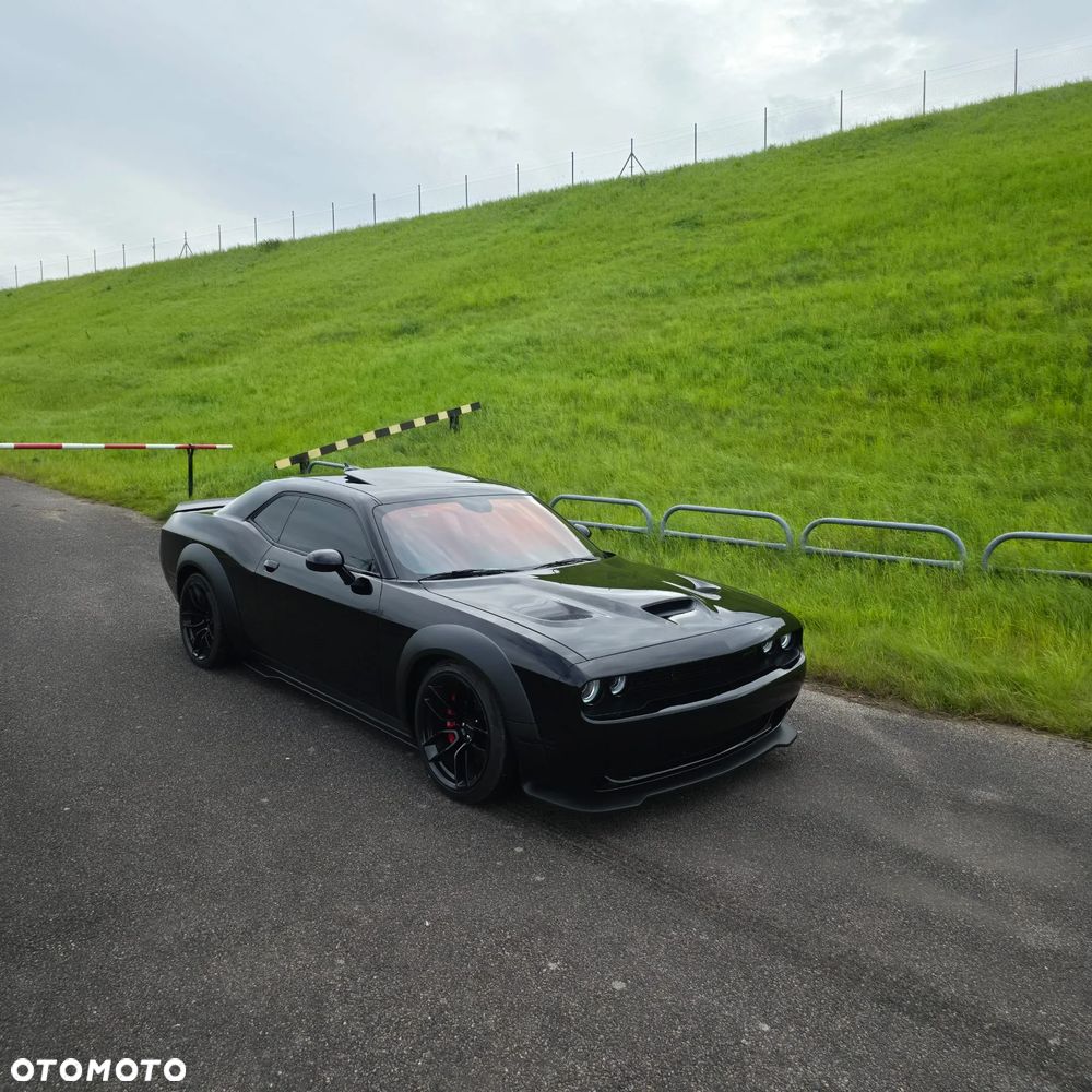 Dodge Challenger - 19