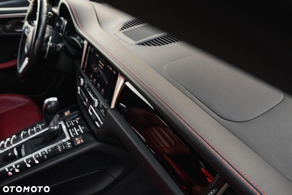 Porsche Macan Standard - 32