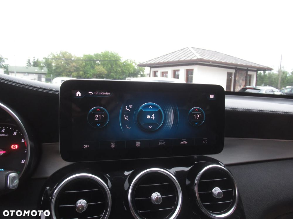 Mercedes-Benz GLC 200 4Matic 9G-TRONIC AMG Line - 32