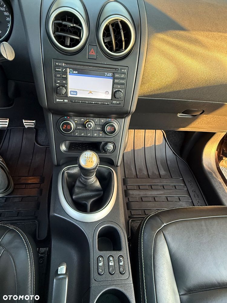 Nissan Qashqai+2 2.0 Tekna - 24