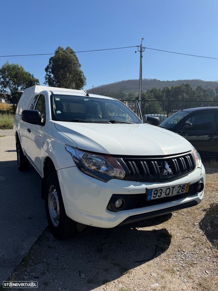 Mitsubishi L200 2.4 DI-D CD Invite Strakar Look Space Cab 3L CC 4WD - 1