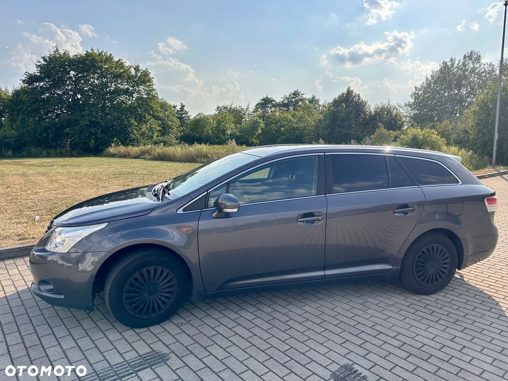 Toyota Avensis 2.0 Sol plus NAVI - 11
