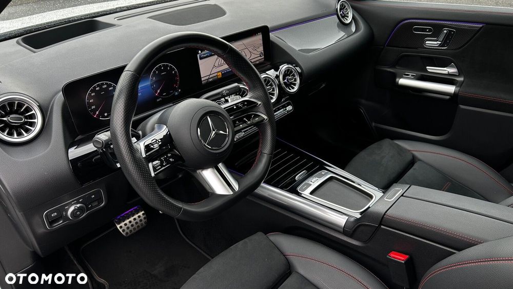 Mercedes-Benz GLA 200 AMG Line - 11