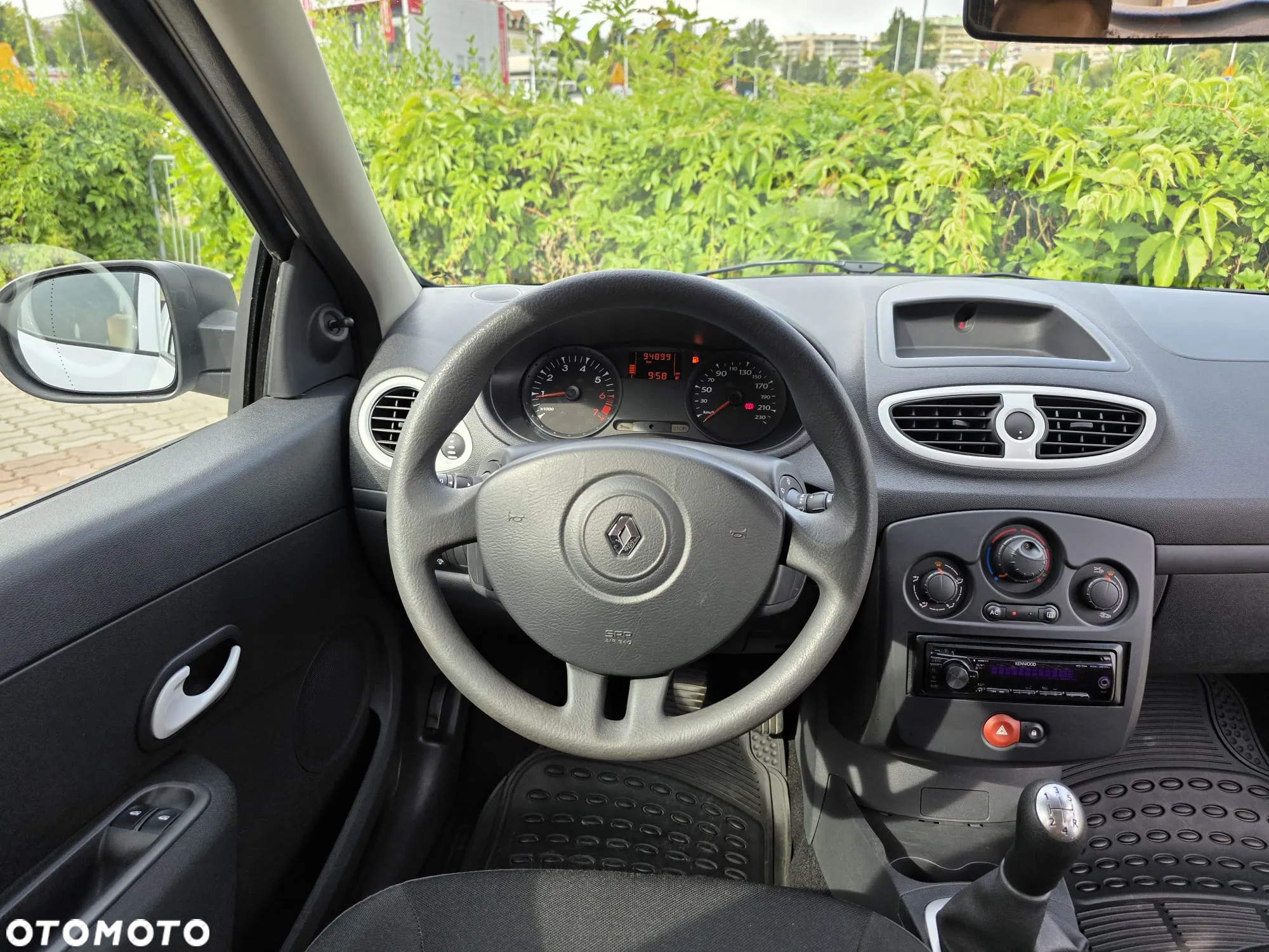 Renault Clio 1.2 16V 75 Yahoo - 8