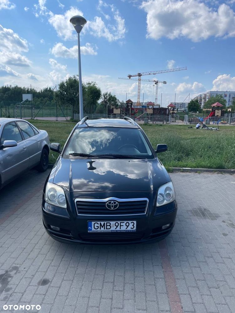 Toyota Avensis - 12